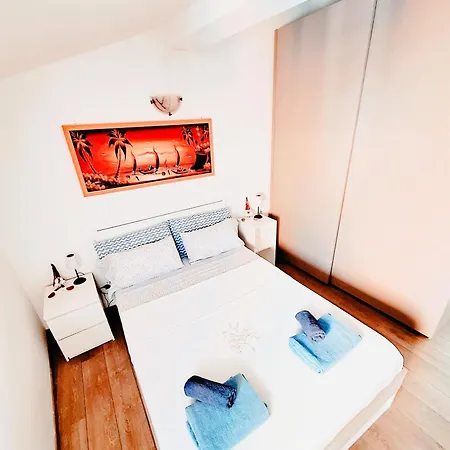 More Central Than This!Wifi -Washing Machine Apartment
